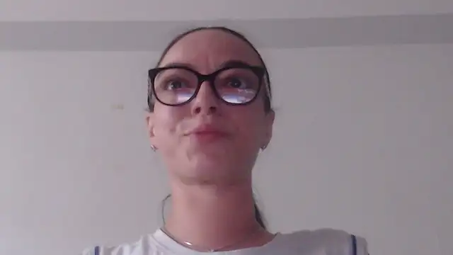 Snapshot of IzabelllNoir chatting on June 3, 2026, 6:49 am IzabelllNoir online show from June 3, 2026, 6:49 am