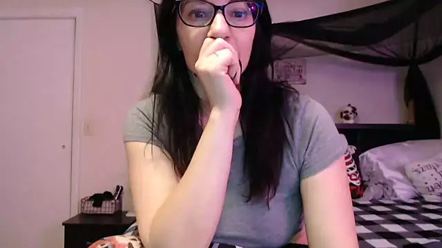 Snapshot of CrystalLakeXO chatting on June 22, 2026, 7:38 am CrystalLakeXO online show from June 22, 2026, 7:38 am