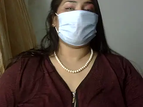 cutelady65 online show from July 18, 2026, 4:33 pm