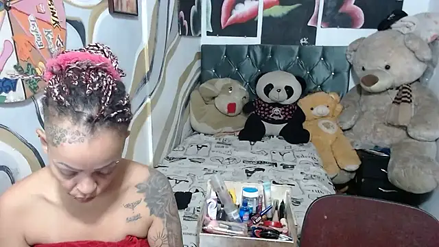 Snapshot of manzanahot9 chatting on June 6, 2026, 8:35 pm manzanahot9 online show from June 6, 2026, 8:35 pm