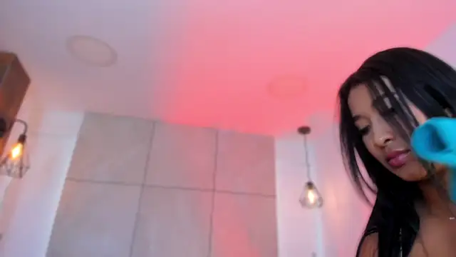 BellaHarllow online show from May 14, 2026, 8:04 pm