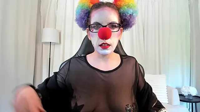 SaraDesirexo online show from May 8, 2026, 12:43 pm