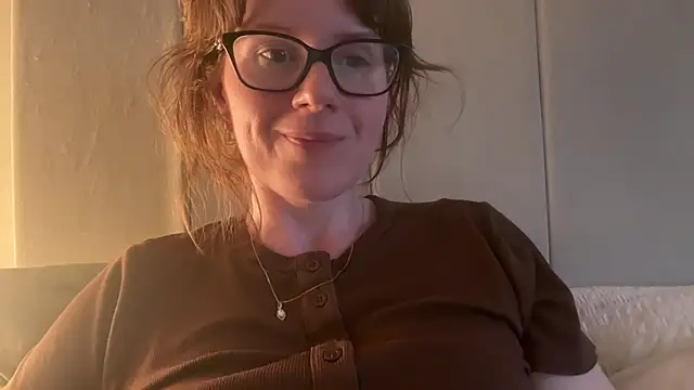 Snapshot of redheadrosie69 chatting on May 5, 2026, 7:11 pm redheadrosie69 online show from May 5, 2026, 7:11 pm
