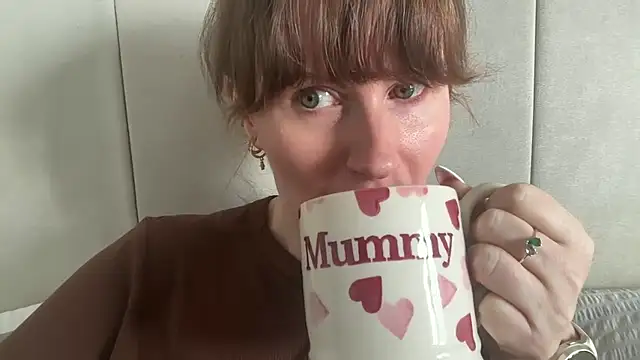 Snapshot of redheadrosie69 chatting on May 8, 2026, 8:41 am redheadrosie69 online show from May 8, 2026, 8:41 am