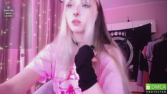 JustMeowGirl online show from June 30, 2026, 5:08 am