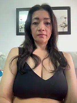 Snapshot of Yulia_sx chatting on July 2, 2026, 10:27 pm Yulia sx online show from July 2, 2026, 10:27 pm