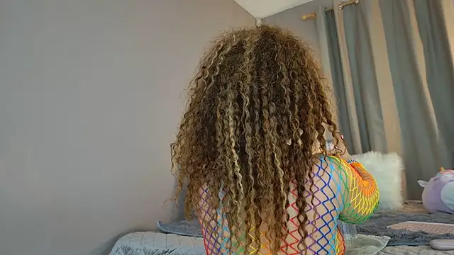 KatBigBum online show from June 19, 2026, 5:12 am