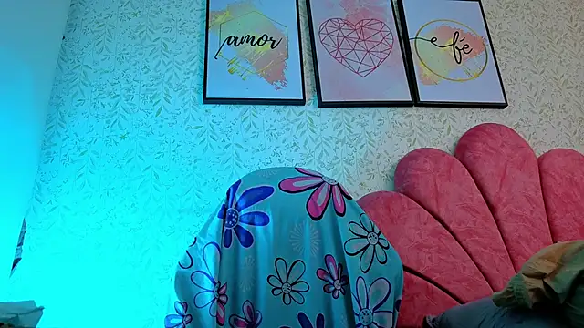 Snapshot of luly_pink chatting on June 23, 2026, 5:05 am luly pink online show from June 23, 2026, 5:05 am