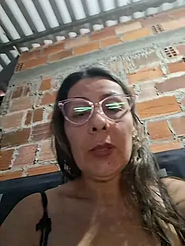 Snapshot of Mia-funny20 chatting on April 23, 2026, 8:33 pm Mia-funny20 online show from April 23, 2026, 8:33 pm