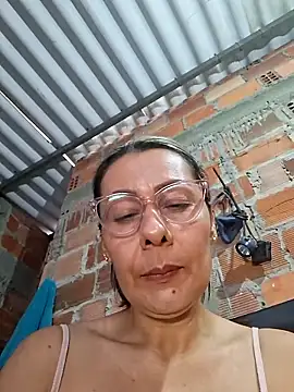 Snapshot of Mia-funny20 chatting on May 22, 2026, 4:45 pm Mia-funny20 online show from May 22, 2026, 4:45 pm