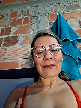 Mia-funny20 online show from June 11, 2026, 4:27 pm