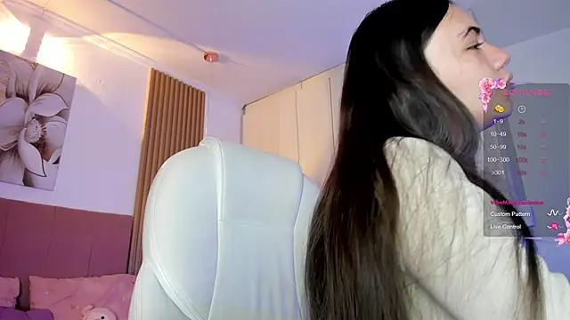 mia nevaeh online show from April 25, 2026, 6:38 pm