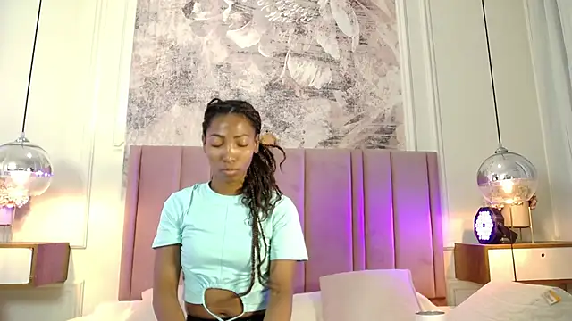 SabrinaDevill online show from June 30, 2026, 1:23 pm