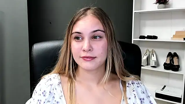 kitty valeria online show from July 27, 2026, 9:11 pm