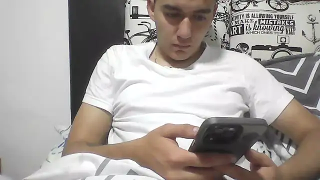 Snapshot of Estebitan_vm chatting on July 8, 2026, 3:00 am Estebitan vm online show from July 8, 2026, 3:00 am