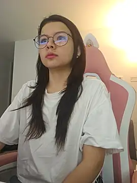 azumiichan online show from July 9, 2026, 12:04 am