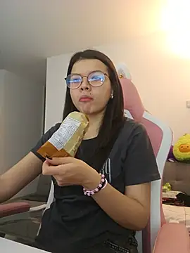 azumiichan online show from July 12, 2026, 1:29 am