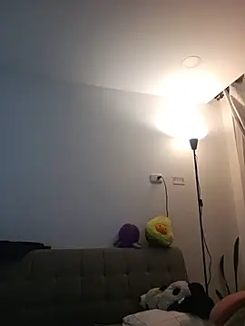 azumiichan online show from July 14, 2026, 2:27 am