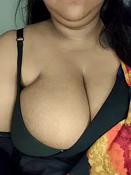 Snapshot of bigboobyrush chatting on April 23, 2026, 7:16 pm bigboobyrush online show from April 23, 2026, 7:16 pm