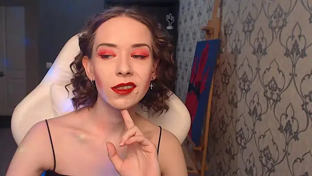 FascinatingEyess online show from May 18, 2026, 7:52 pm