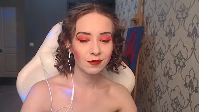 FascinatingEyess online show from July 7, 2026, 9:08 pm
