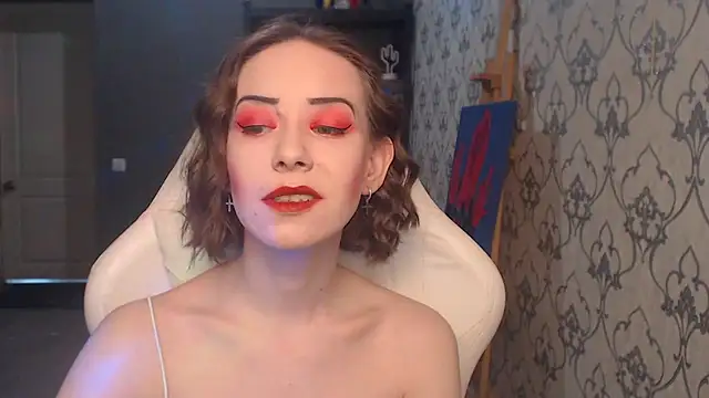 FascinatingEyess online show from August 4, 2026, 3:43 am