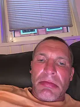Snapshot of AttractiveSilk5 chatting on June 23, 2026, 7:45 pm AttractiveSilk5 online show from June 23, 2026, 7:45 pm