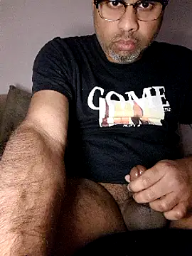 Snapshot of desi_black_cock chatting on December 13, 2024, 4:11 am desi black cock online show from December 13, 2024, 4:11 am