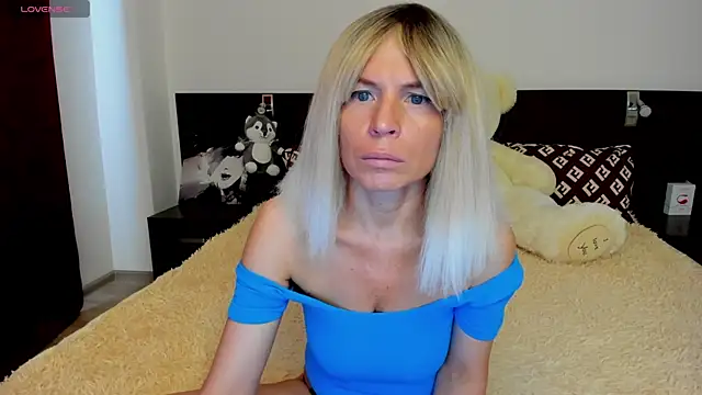 Snapshot of Hanna_Becrett17 chatting on June 14, 2026, 5:20 am Hanna Becrett17 online show from June 14, 2026, 5:20 am