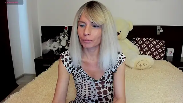 Hanna Becrett17 online show from August 7, 2026, 4:03 am
