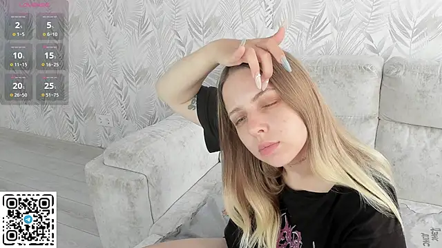 Snapshot of Alice_Halle chatting on July 16, 2026, 1:44 am Alice Halle online show from July 16, 2026, 1:44 am
