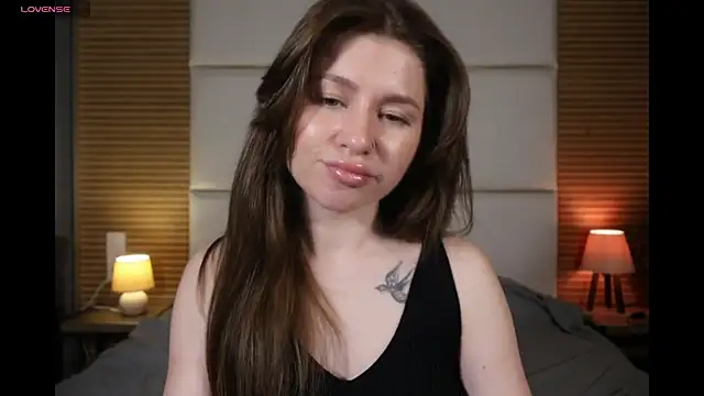 Snapshot of AliceBellamy chatting on June 3, 2026, 10:04 pm AliceBellamy online show from June 3, 2026, 10:04 pm