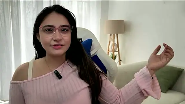 demieliss online show from June 21, 2026, 6:49 am