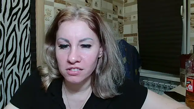 Snapshot of TherestlessKitty chatting on June 25, 2026, 10:14 pm TherestlessKitty online show from June 25, 2026, 10:14 pm