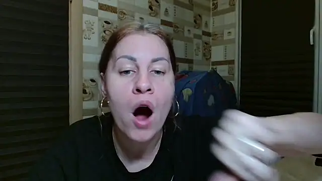 Snapshot of TherestlessKitty chatting on July 9, 2026, 10:25 pm TherestlessKitty online show from July 9, 2026, 10:25 pm