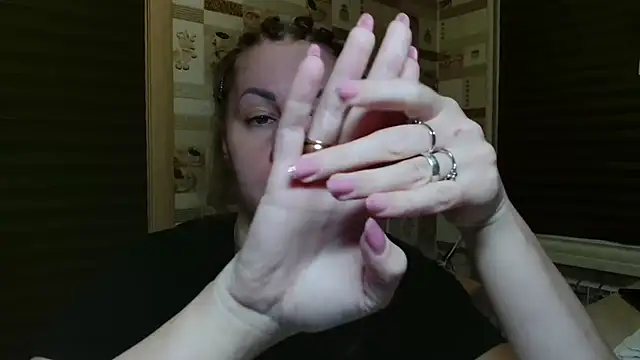 Snapshot of TherestlessKitty chatting on July 21, 2026, 10:12 pm TherestlessKitty online show from July 21, 2026, 10:12 pm