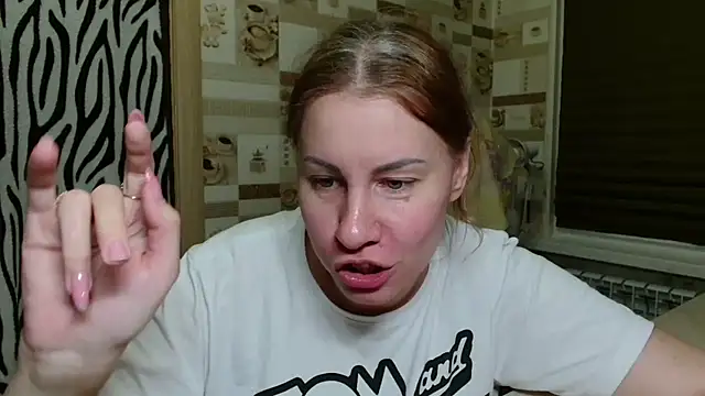 Snapshot of TherestlessKitty chatting on July 28, 2026, 10:20 pm TherestlessKitty online show from July 28, 2026, 10:20 pm