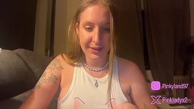 Pinkyladyxxx online show from May 15, 2026, 11:01 pm