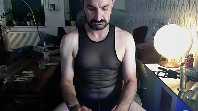 Snapshot of tomz0819 chatting on July 7, 2026, 8:13 pm tomz0819 online show from July 7, 2026, 8:13 pm