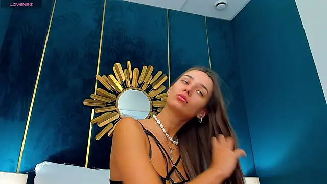 AprilWong online show from July 16, 2026, 5:13 am