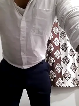 Guyinshortss online show from June 20, 2026, 8:33 pm