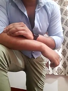 Guyinshortss online show from July 9, 2026, 7:51 pm
