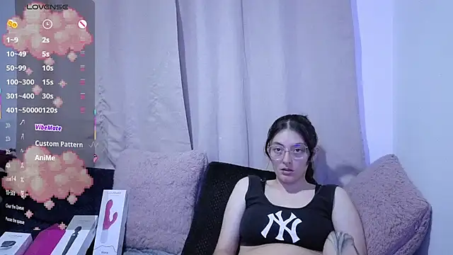 lessliee22  online show from July 1, 2026, 2:57 am
