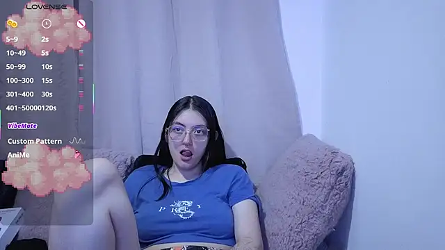 lessliee22  online show from July 24, 2026, 3:04 am