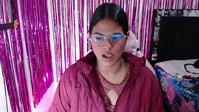 SweetAlmaa online show from April 27, 2026, 10:24 am