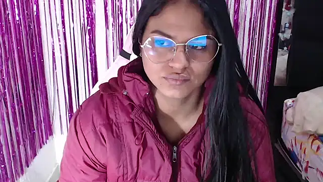 SweetAlmaa online show from May 7, 2026, 9:47 am