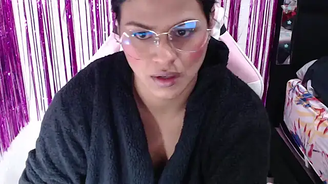 SweetAlmaa online show from May 13, 2026, 10:01 am