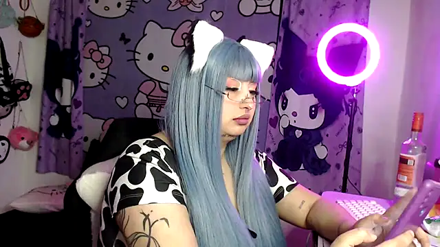 lussyevans24 online show from May 20, 2026, 2:51 am