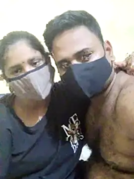 Snapshot of IND_COUPLE1 chatting on July 21, 2026, 3:36 pm IND COUPLE1 online show from July 21, 2026, 3:36 pm