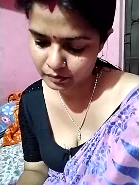 Hot Pakhi online show from December 20, 2024, 11:00 am